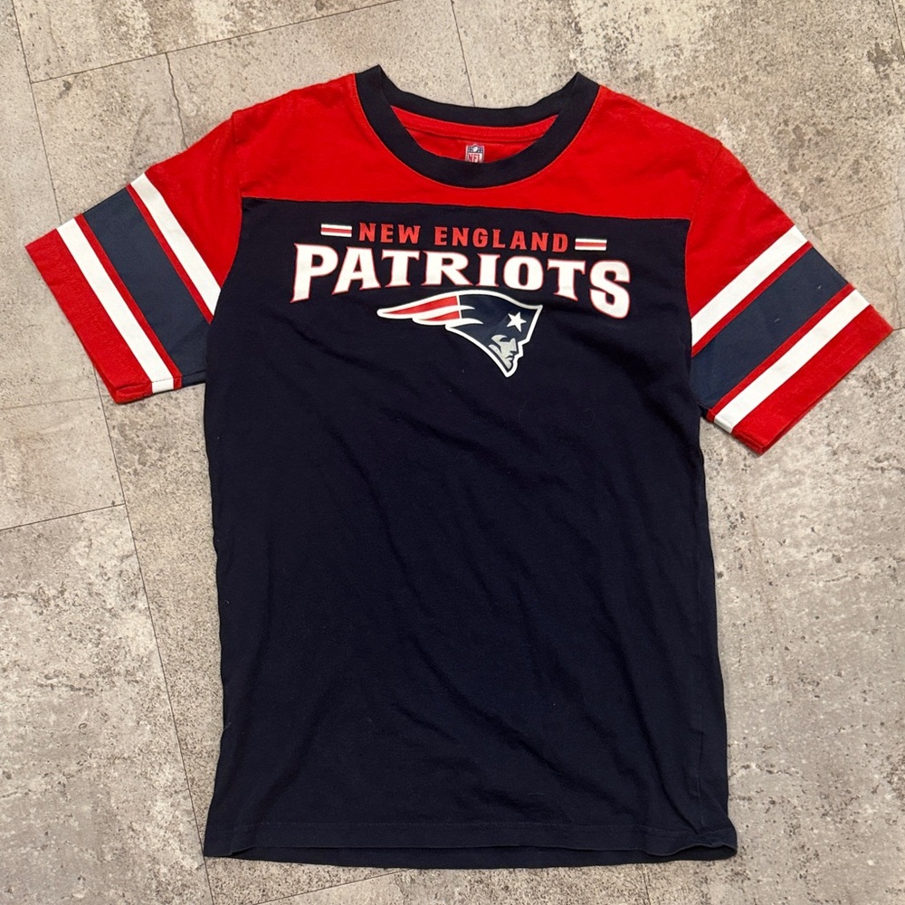 NFL 🏈 New England Patriots Red and Navy Tee